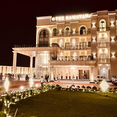 The Ramayana Hotel, Ayodhya Екстер'єр фото